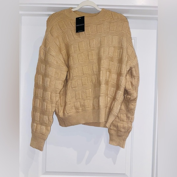 Cozy Beige Sweater - Picture 4 of 4